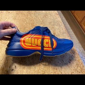 Gucci leather low top sneakers